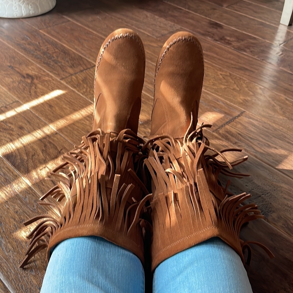 Fringe boots - Picture 2 of 3